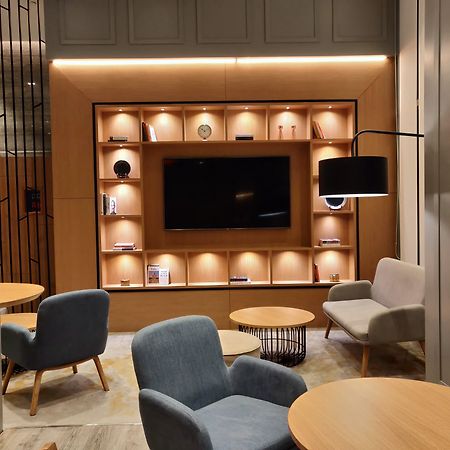 Holiday Inn Express Gurugram Sector 50 By Ihg Gurgaon Luaran gambar