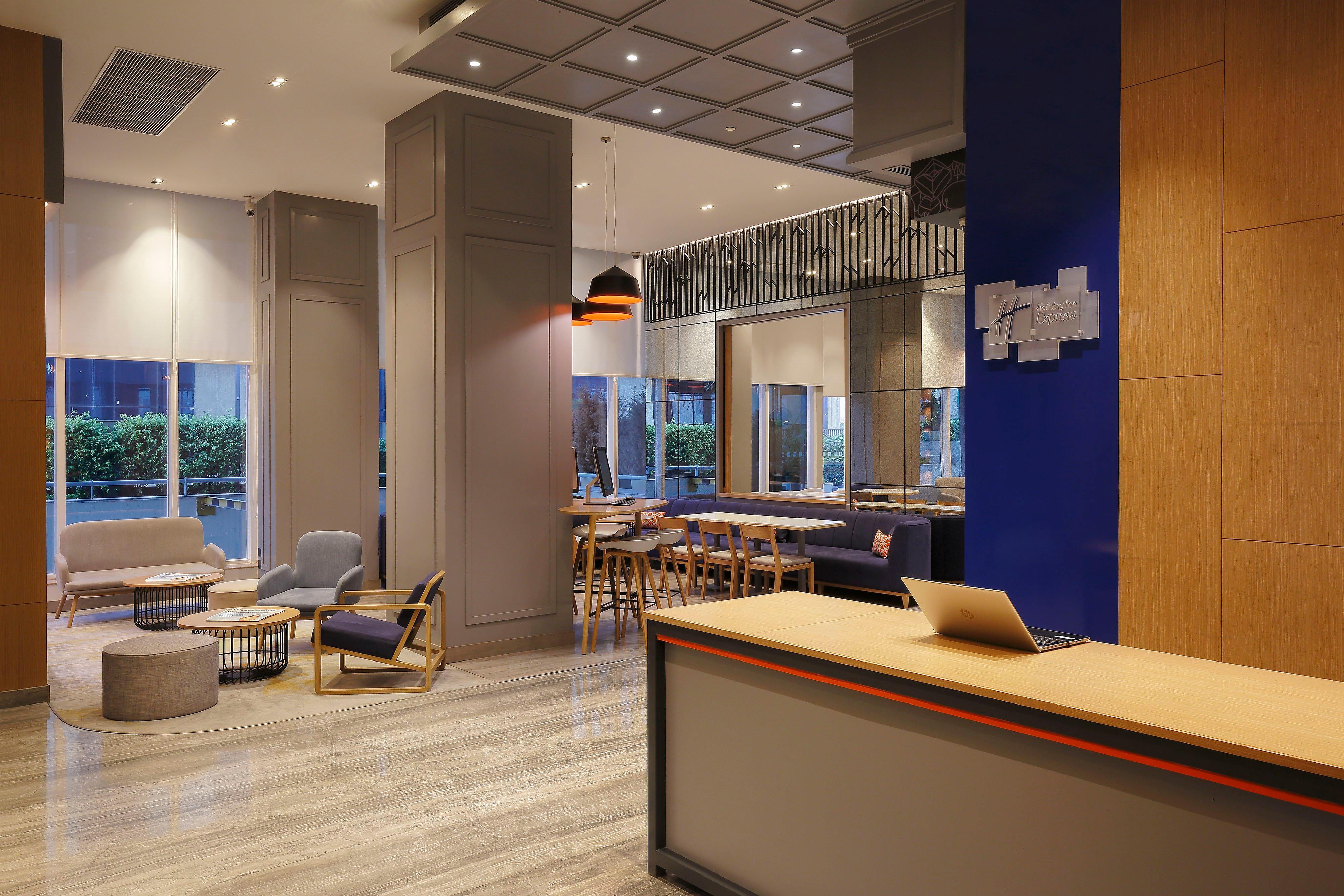 Holiday Inn Express Gurugram Sector 50 By Ihg Gurgaon Luaran gambar