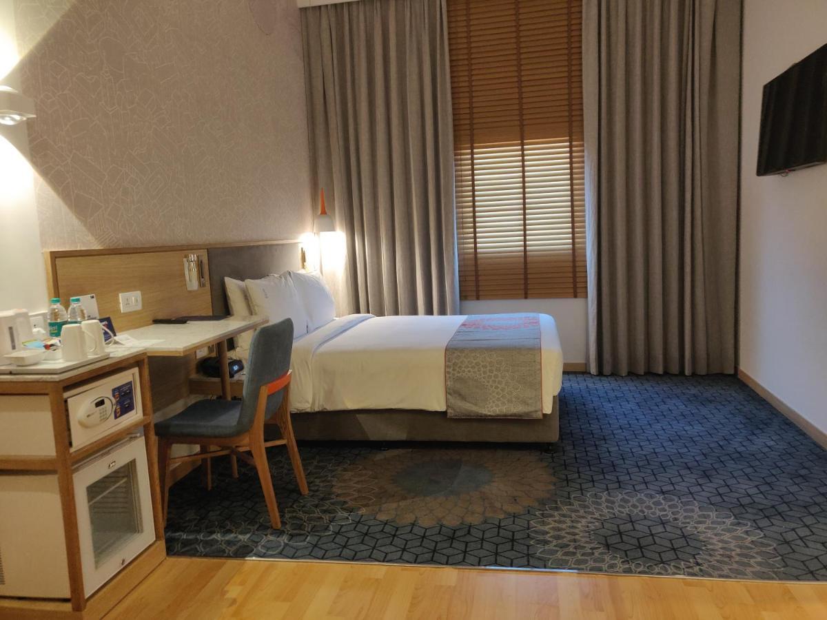 Holiday Inn Express Gurugram Sector 50 By Ihg Gurgaon Luaran gambar