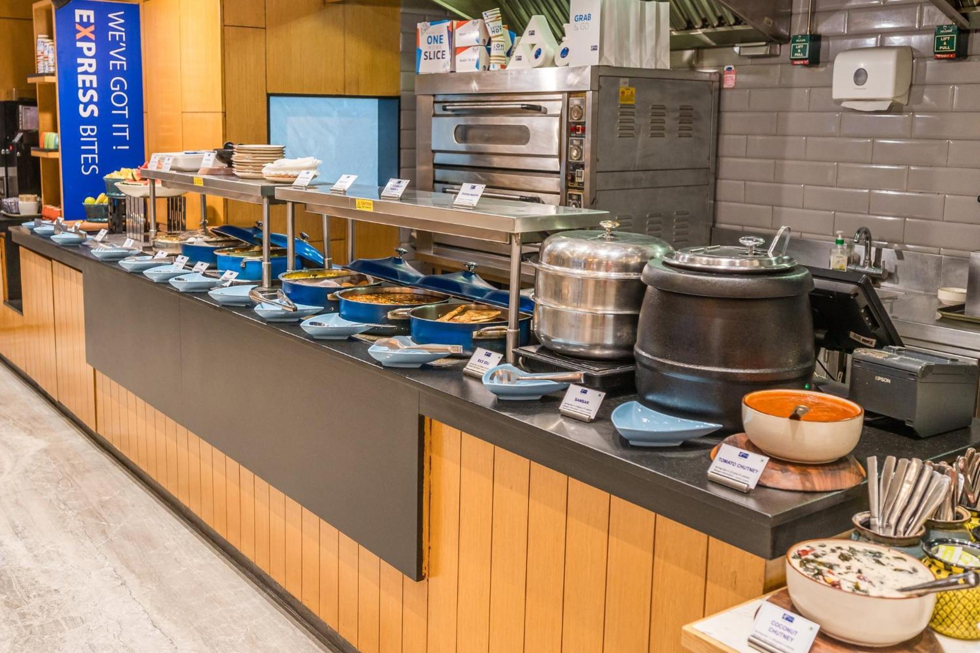 Holiday Inn Express Gurugram Sector 50 By Ihg Gurgaon Luaran gambar