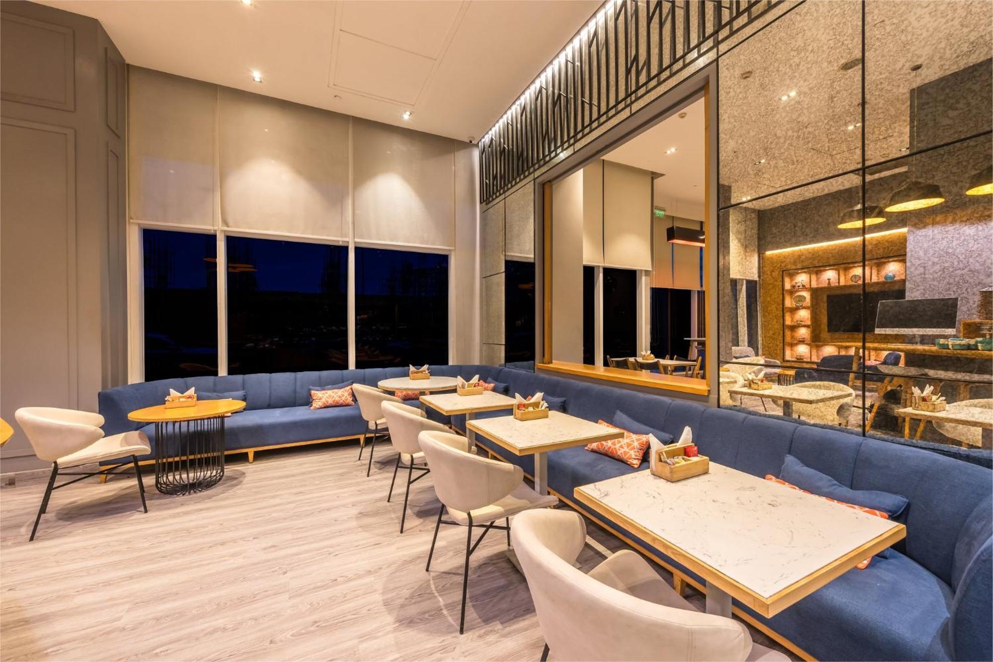 Holiday Inn Express Gurugram Sector 50 By Ihg Gurgaon Luaran gambar