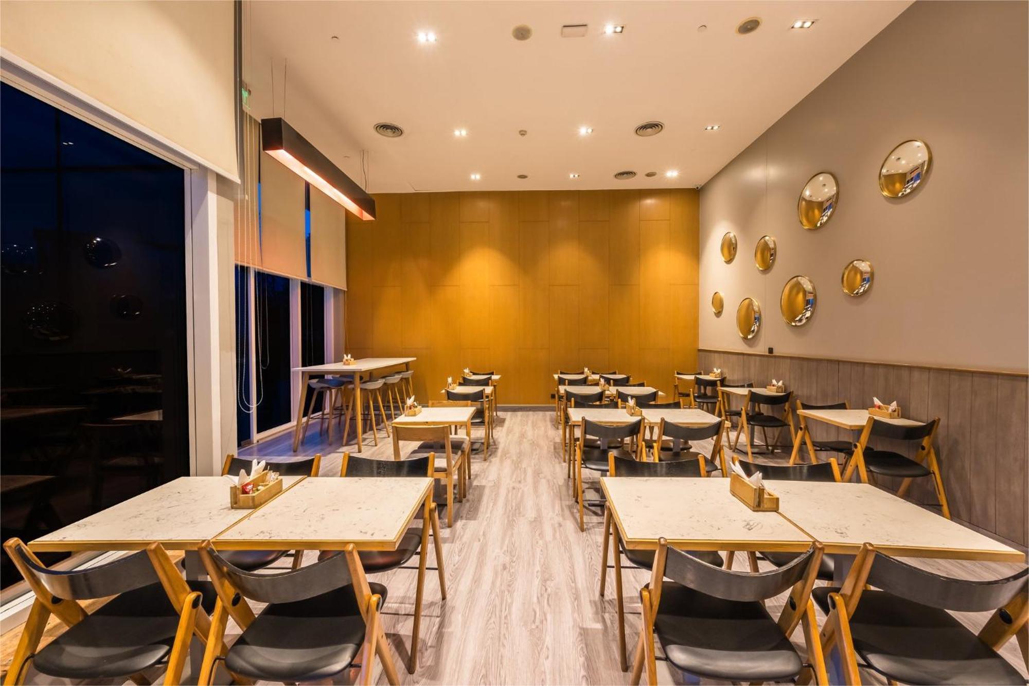 Holiday Inn Express Gurugram Sector 50 By Ihg Gurgaon Luaran gambar