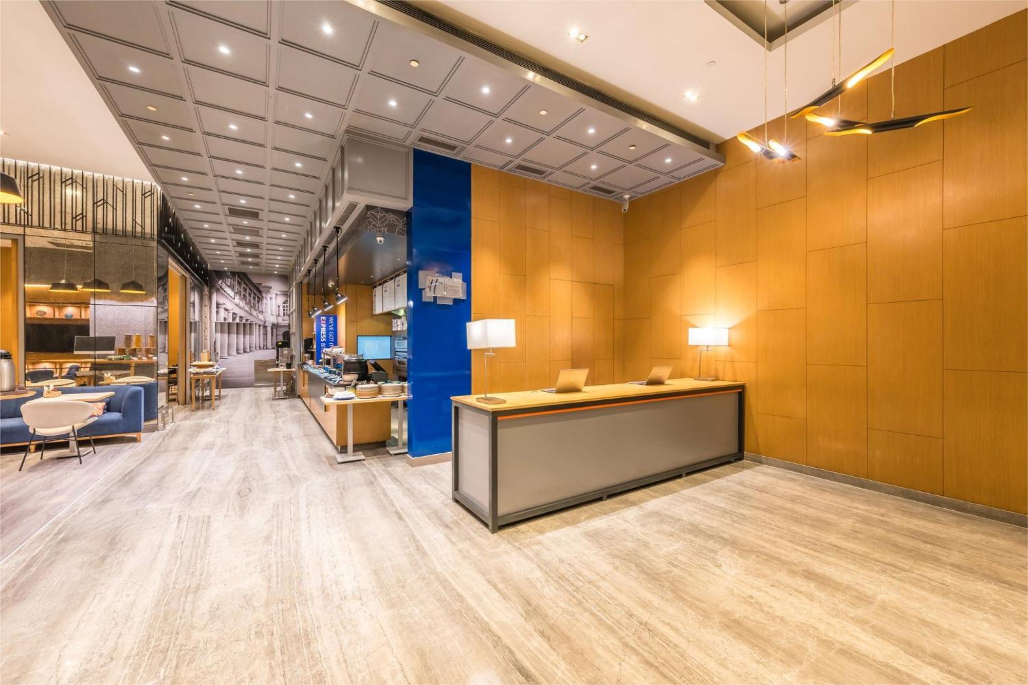Holiday Inn Express Gurugram Sector 50 By Ihg Gurgaon Luaran gambar