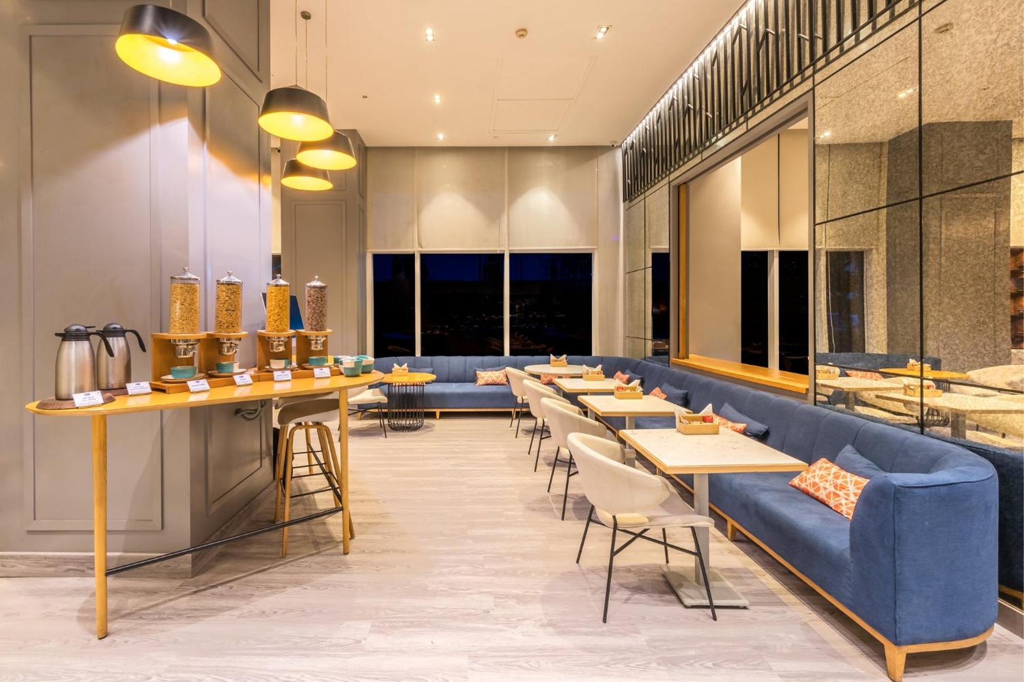 Holiday Inn Express Gurugram Sector 50 By Ihg Gurgaon Luaran gambar