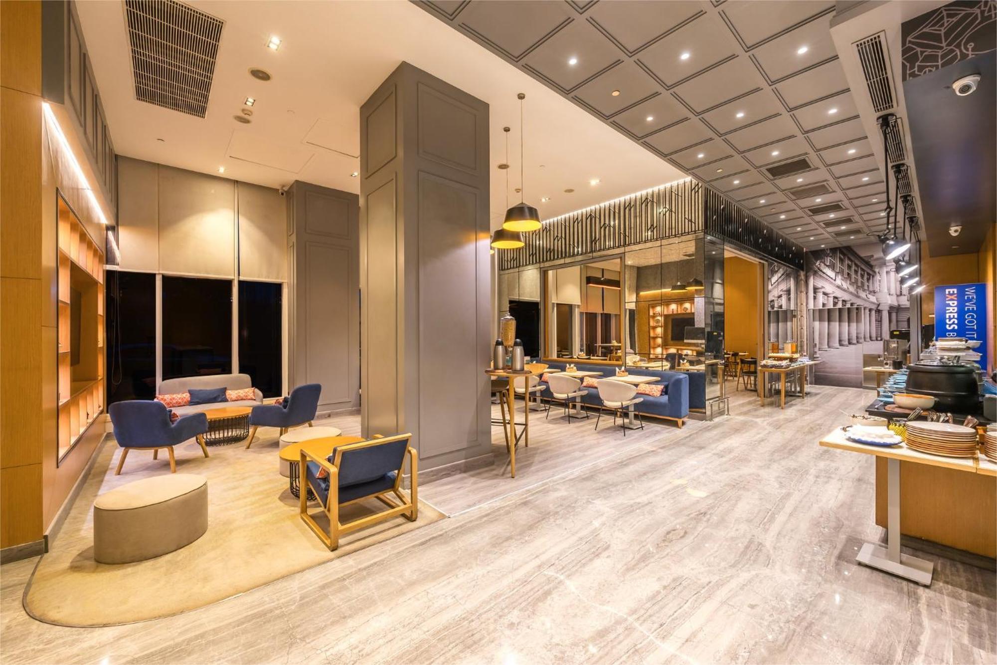 Holiday Inn Express Gurugram Sector 50 By Ihg Gurgaon Luaran gambar